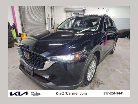 2023 Mazda CX-5 S Preferred package Auto AWD's photo