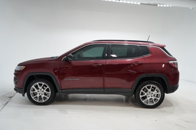 2022 Jeep Compass Latitude Lux Altitude photo 4