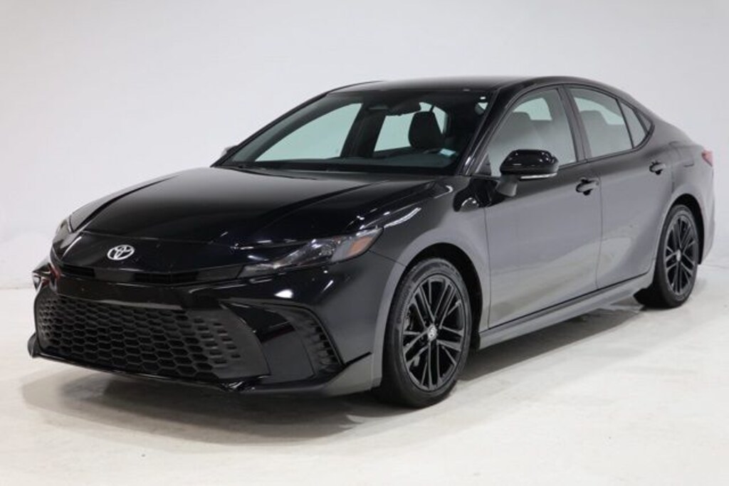 Used 2025 Toyota Camry SE Sedan