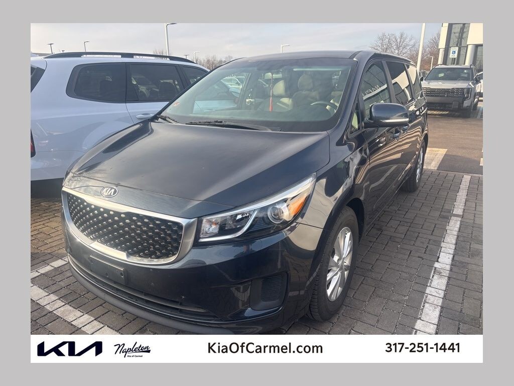 Used 2017 Kia Sedona LX Minivan/Van