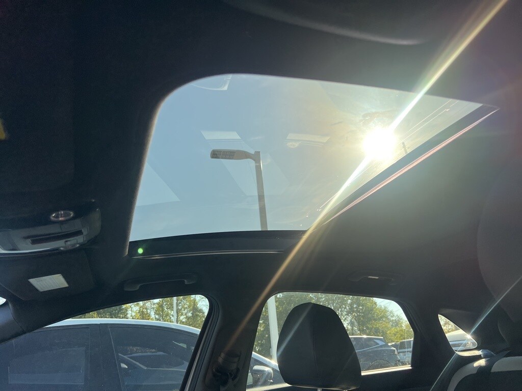 2025 Kia K5 GT-Line photo 2