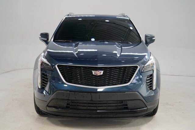2022 Cadillac XT4 Sport photo 2