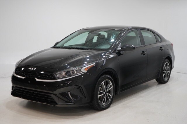 2024 Kia Forte LXS photo 3