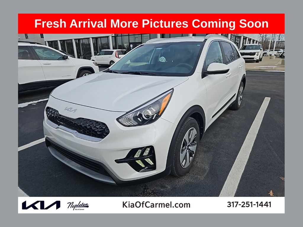 2022 Kia Niro LX's photo