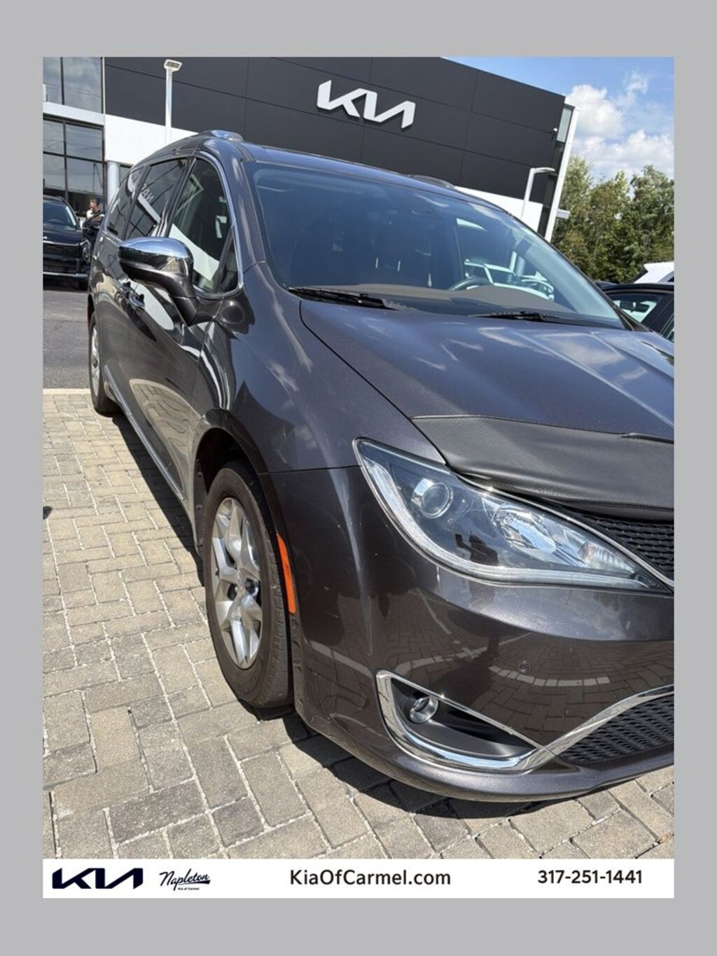 Used 2017 Chrysler Pacifica Limited Minivan/Van