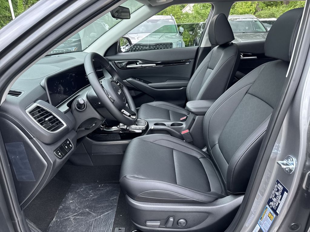2025 Kia Seltos EX - Photo 14