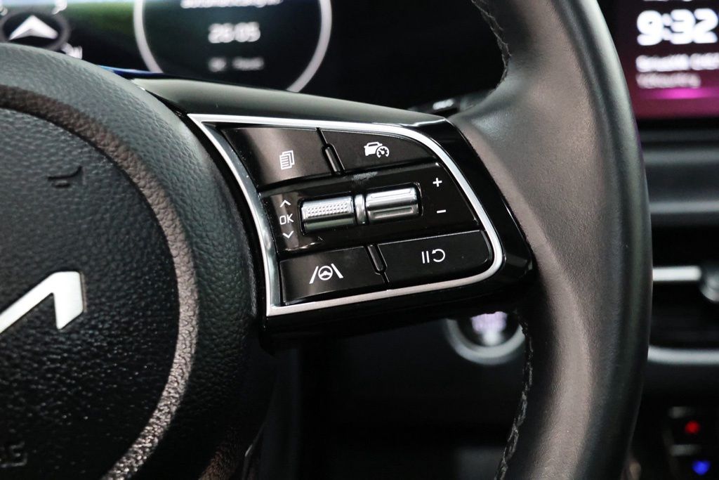 2025 Kia Seltos EX - Photo 23