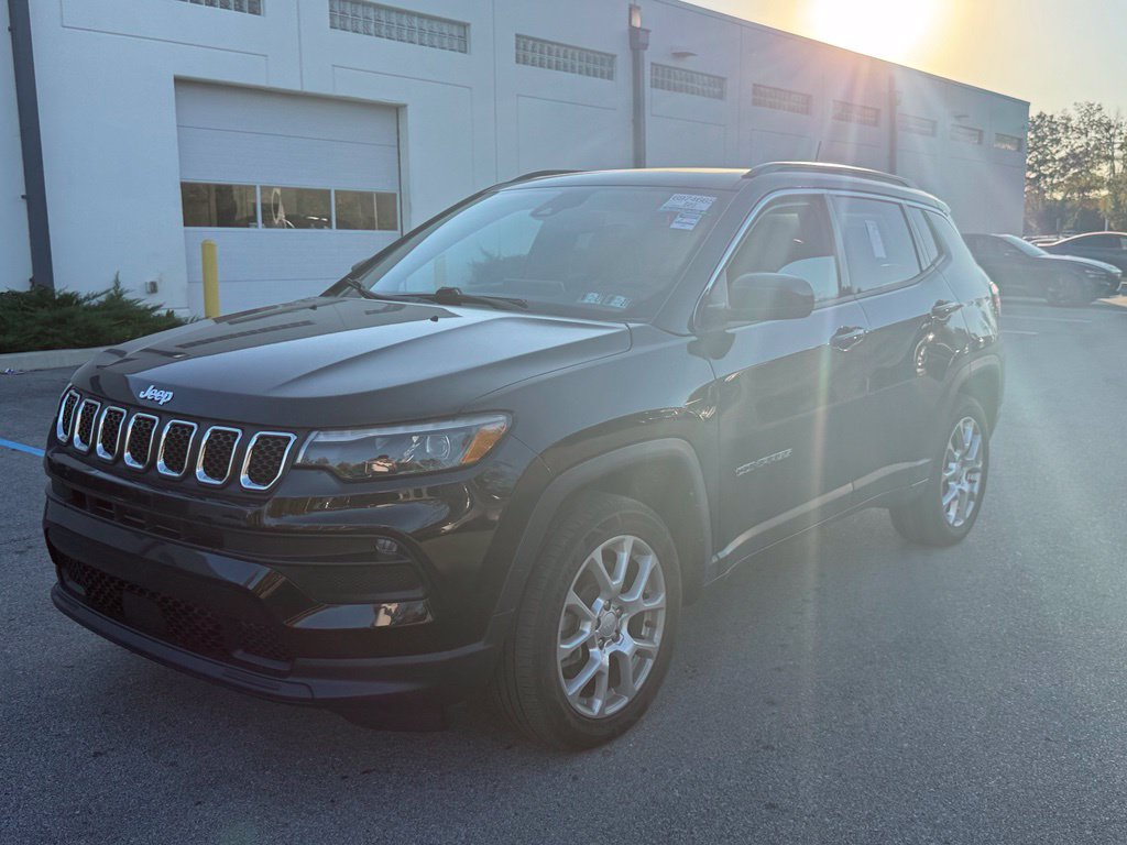 Used 2023 Jeep Compass Latitude Lux SUV