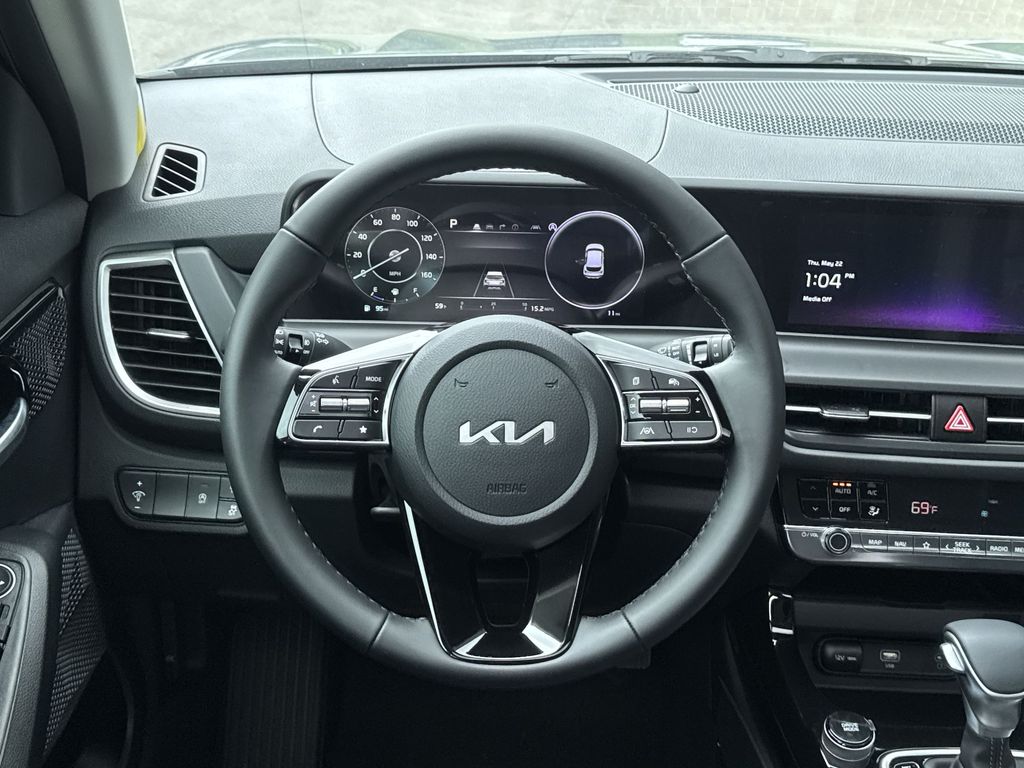 2025 Kia Seltos EX - Photo 12
