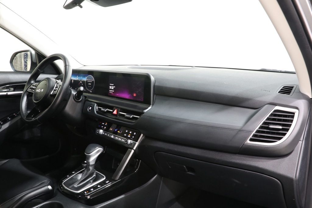 2025 Kia Seltos EX - Photo 17