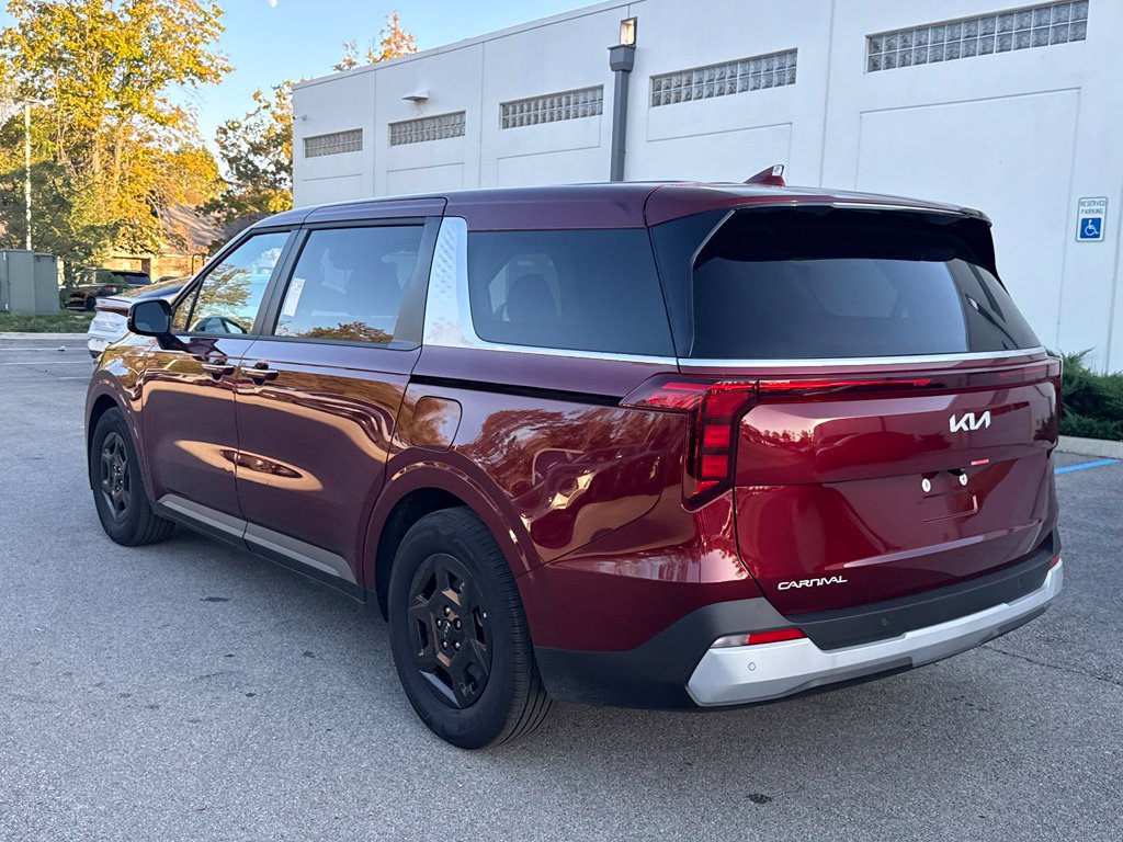 Used 2026 Kia Carnival LXS Minivan/Van