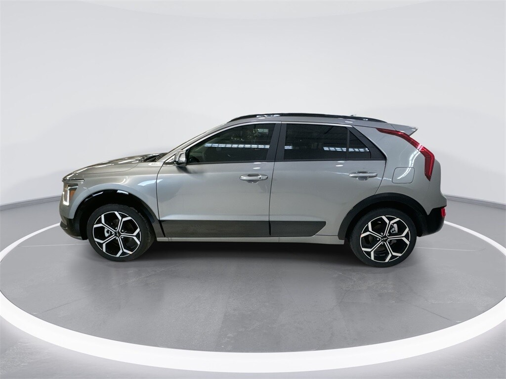 2025 Kia Niro EX Touring photo 4