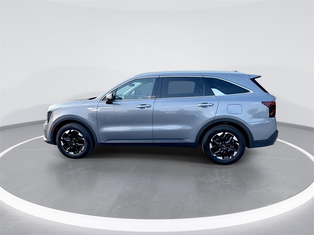 2024 Kia Sorento S photo 4