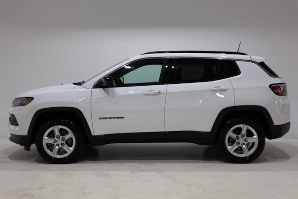Used 2023 Jeep Compass Latitude SUV