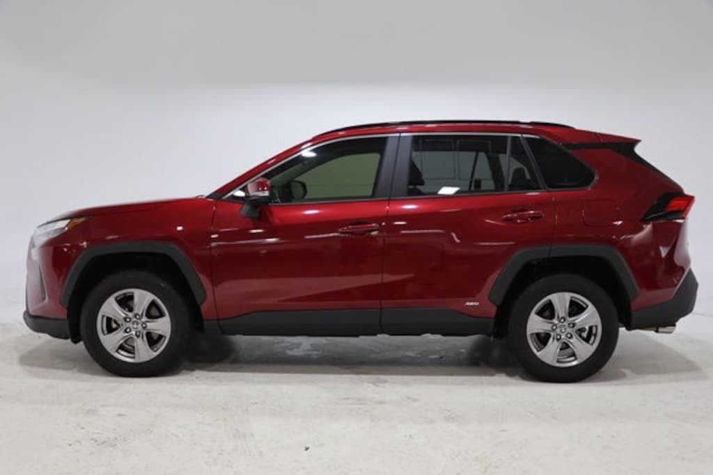 Used 2022 Toyota RAV4 Hybrid XLE SUV