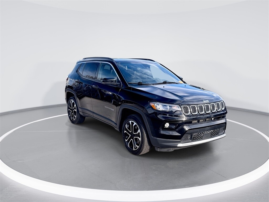 2023 Jeep Compass Limited photo 2