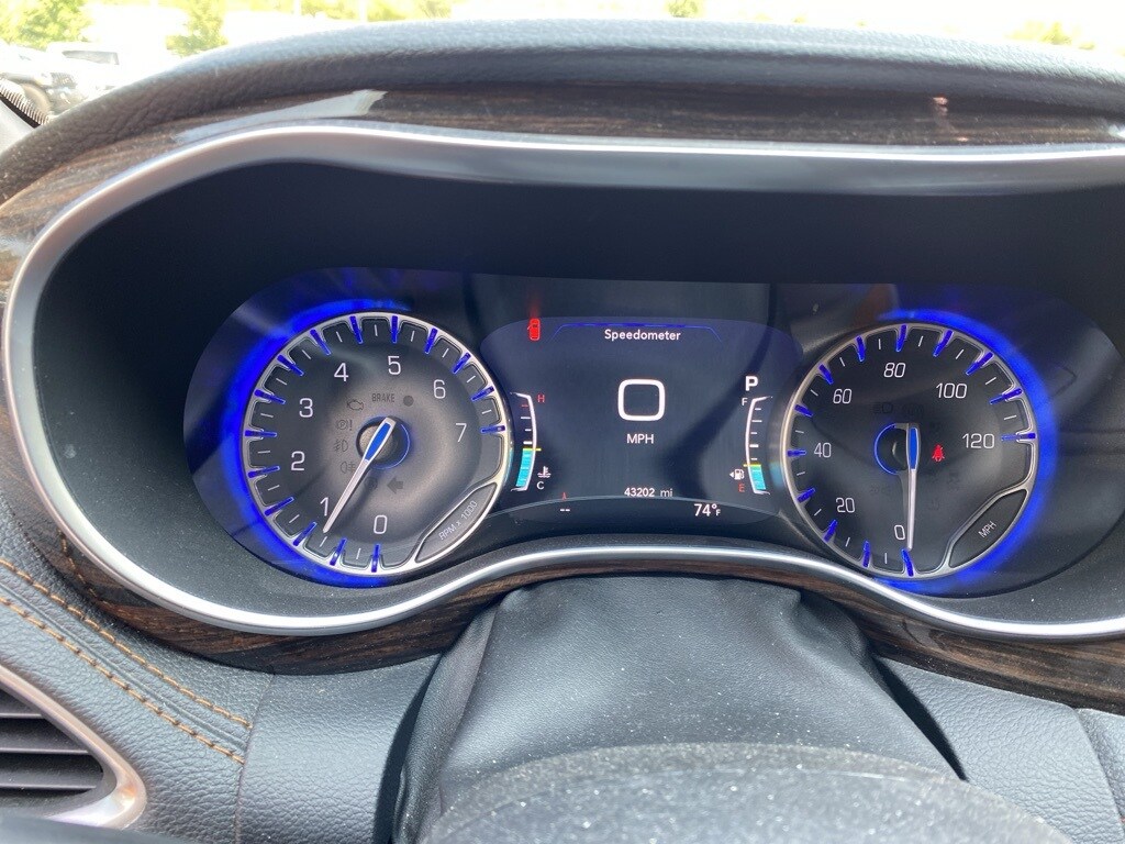 2022 Chrysler Pacifica Pinnacle photo 3