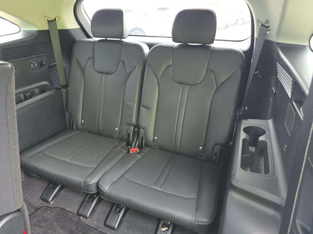 Used 2024 Kia Sorento S SUV