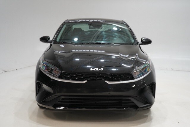 2024 Kia Forte LXS photo 2