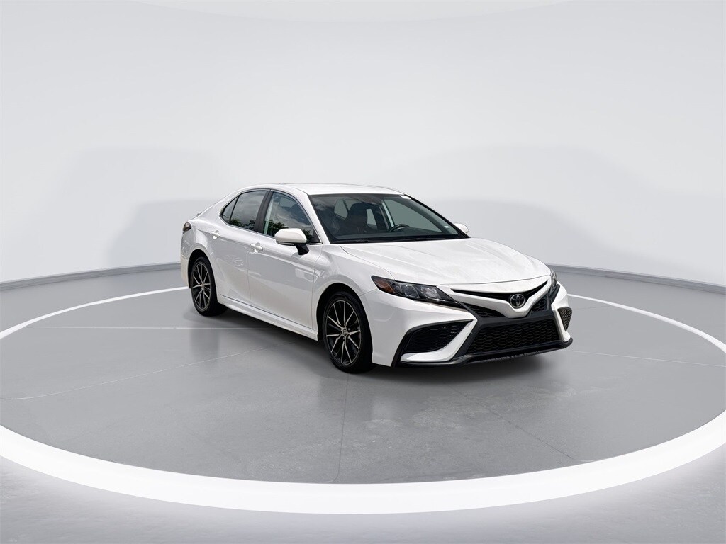 2023 Toyota Camry SE photo 2