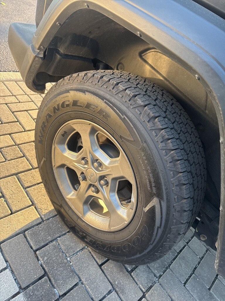 2018 Jeep Wrangler Unlimited Sport photo 3