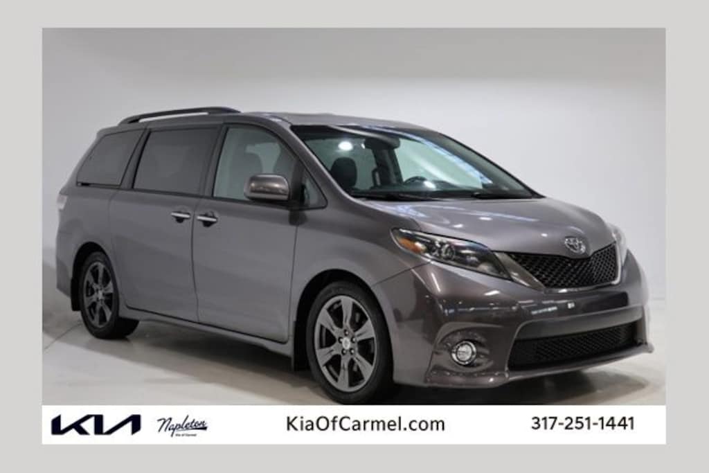 Used 2017 Toyota Sienna SE Premium Minivan/Van
