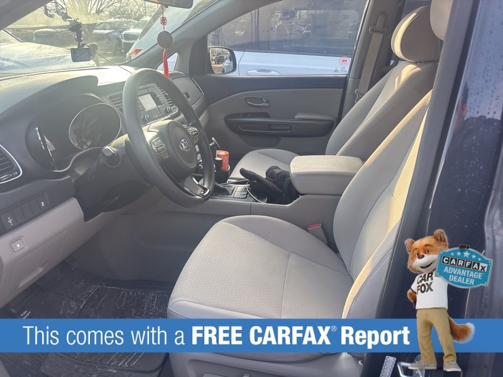 Used 2017 Kia Sedona LX Minivan/Van