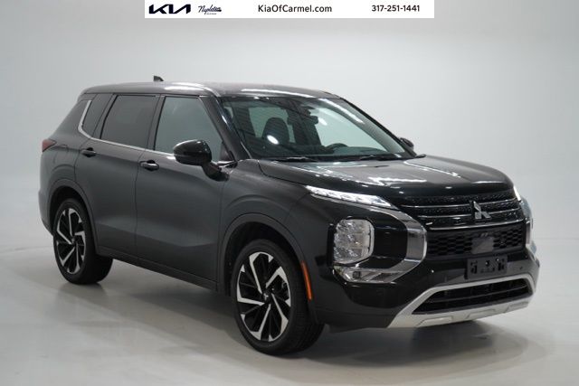 2024 Mitsubishi Outlander SE's photo