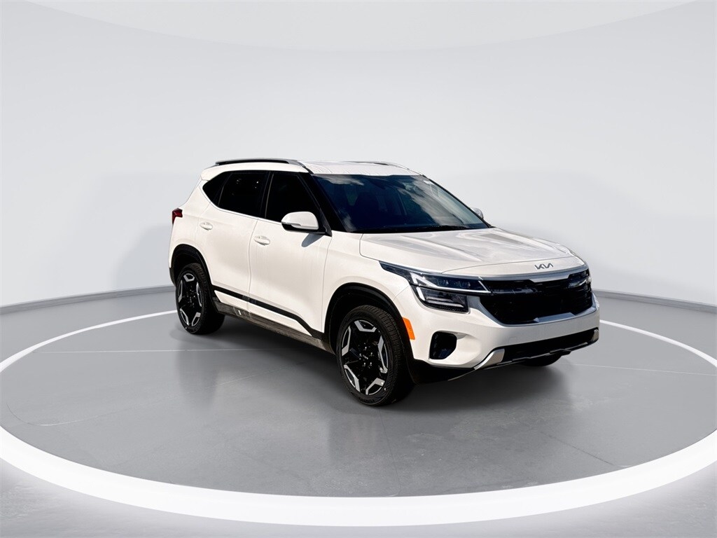 2025 Kia Seltos SX photo 2