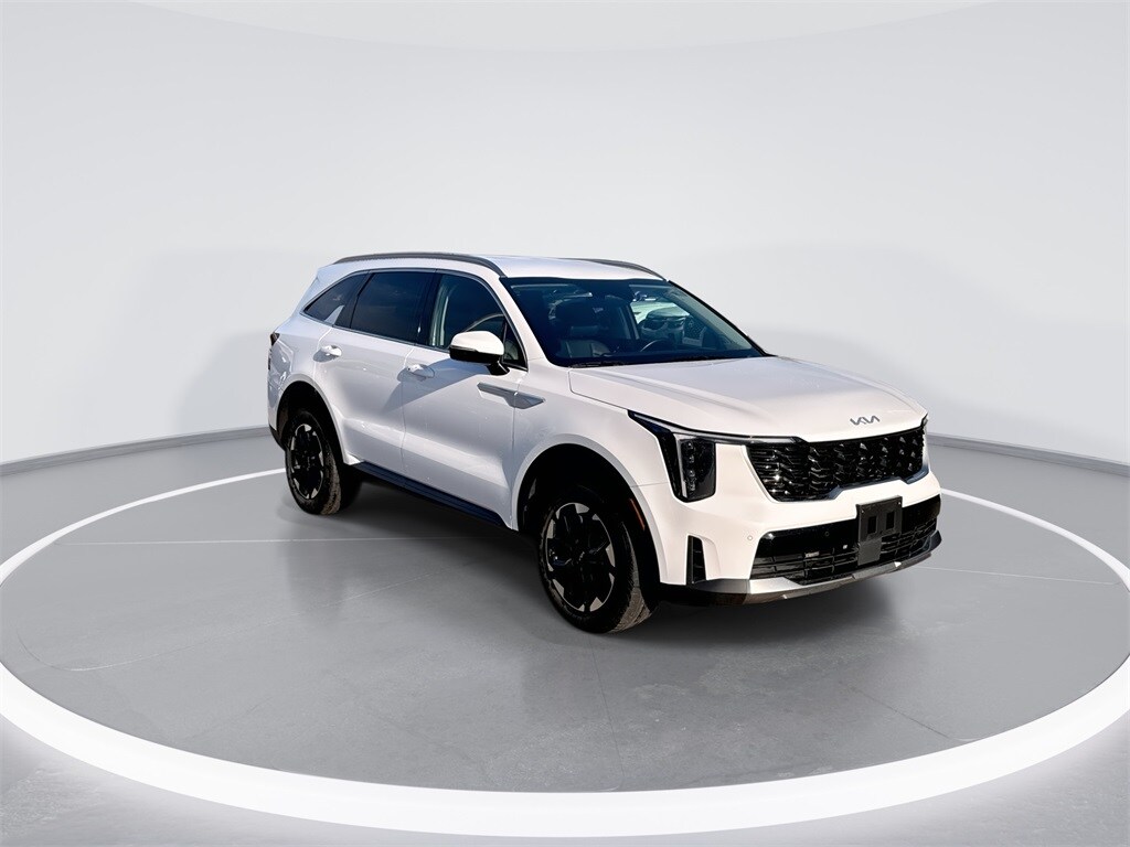 2024 Kia Sorento S photo 2