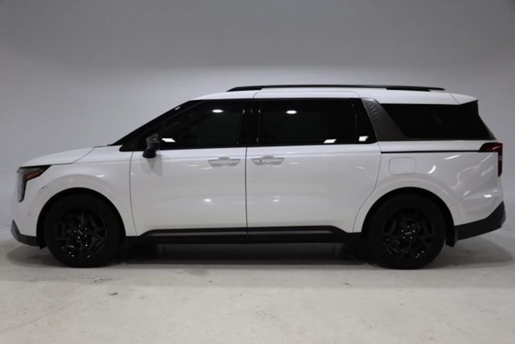 Used 2025 Kia Carnival SX Prestige Minivan/Van