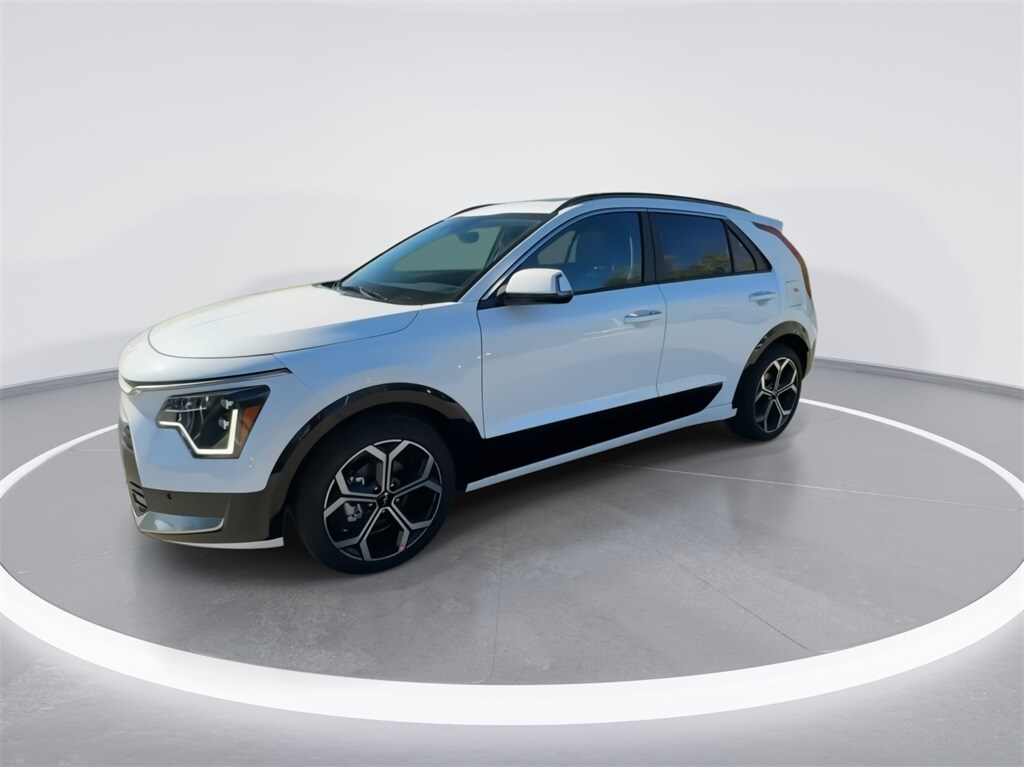 2025 Kia Niro SX Touring photo 3