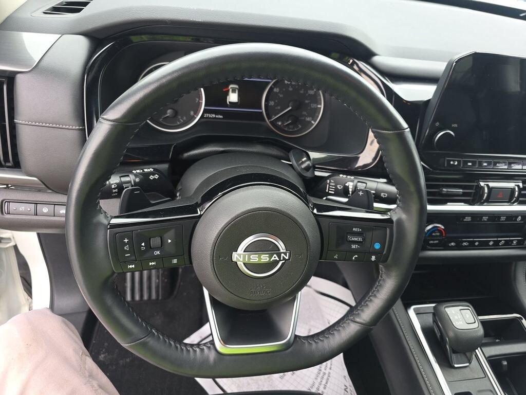 Used 2024 Nissan Pathfinder SL SUV