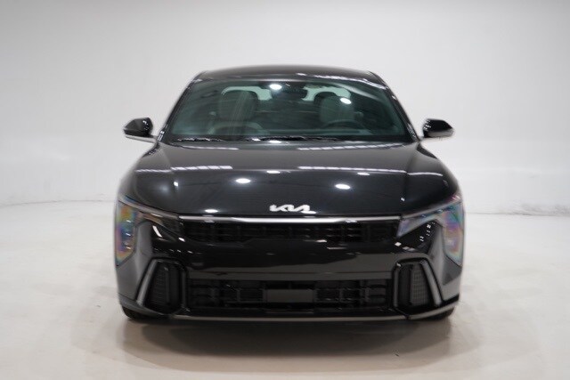 2025 Kia K4 GT-Line photo 2