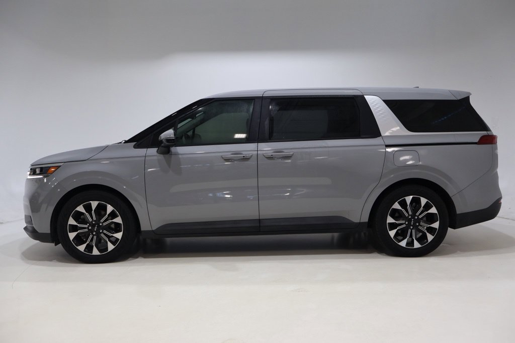 Used 2023 Kia Carnival EX Minivan/Van