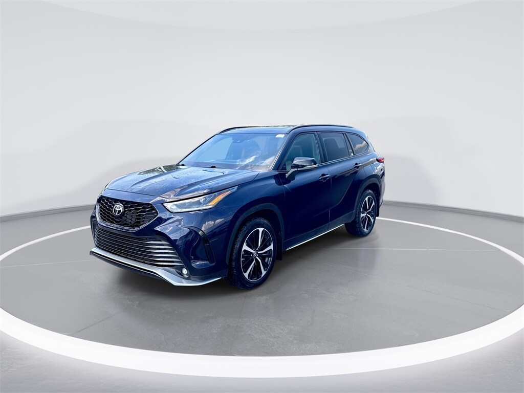 2022 Toyota Highlander XSE photo 3