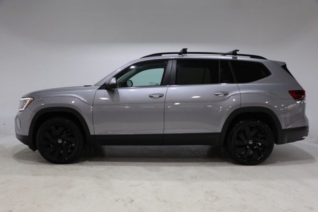 Used 2024 Volkswagen Atlas 2.0T SE w/Technology SUV