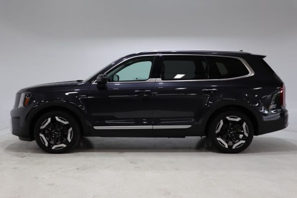 Used 2025 Kia Telluride S SUV