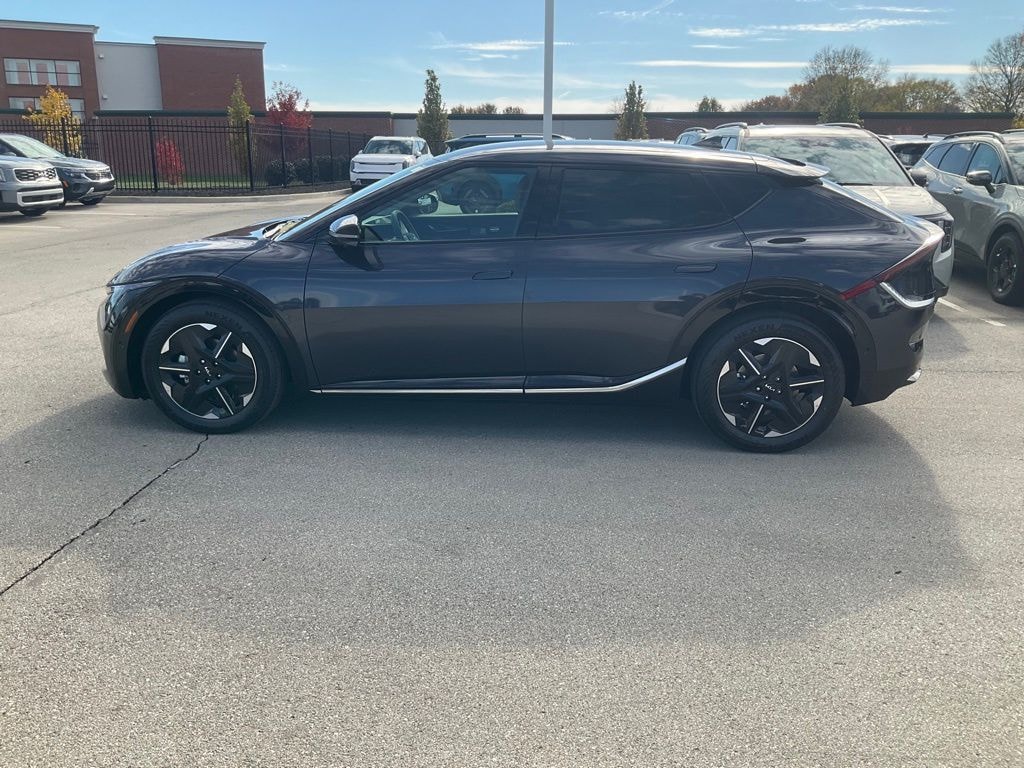 New 2025 Kia EV6 Wind SUV