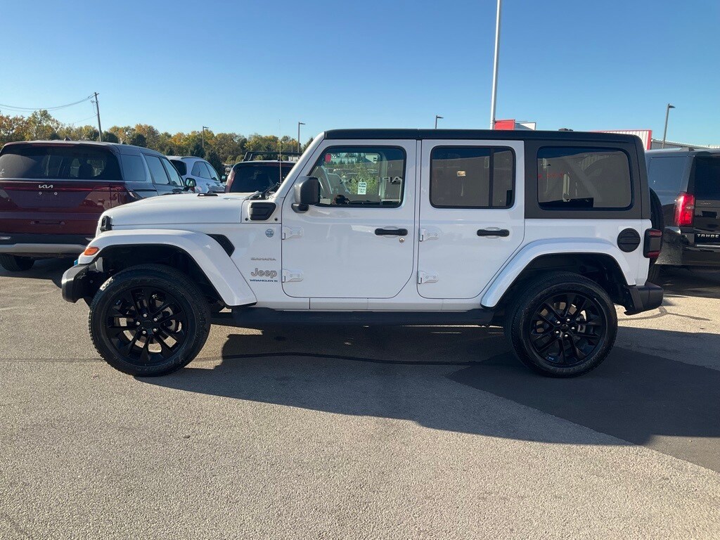 2023 Jeep Wrangler Sahara 4xe photo 2