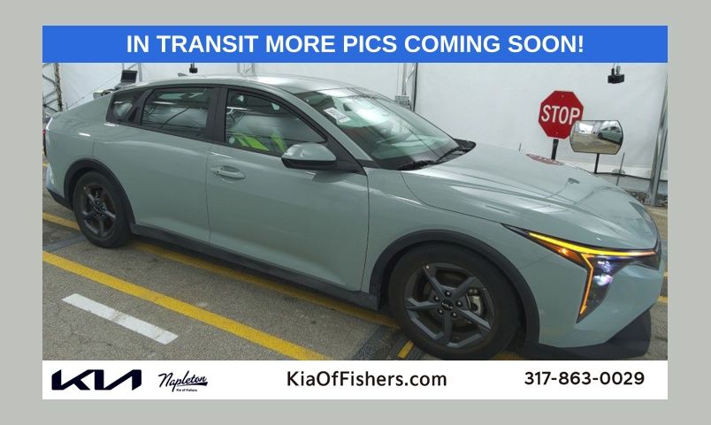 2025 Kia K4 LXS AT's photo