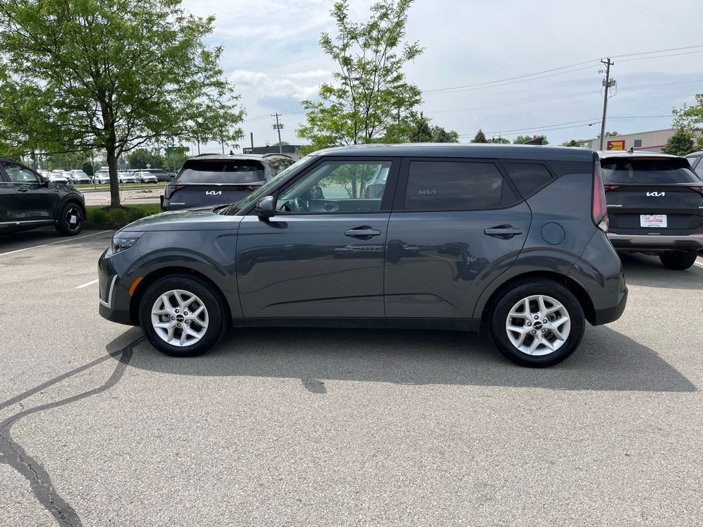 Used 2025 Kia Soul LX Hatchback