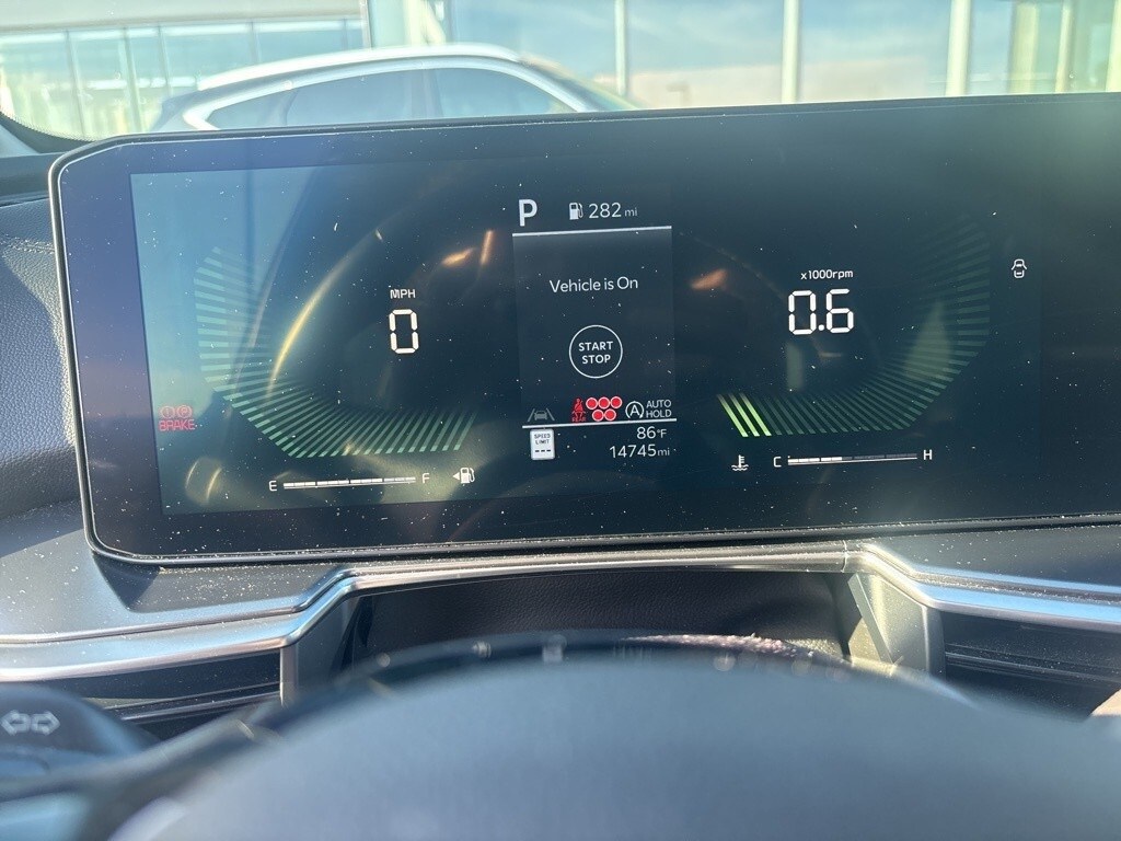 2024 Kia Sorento S photo 2
