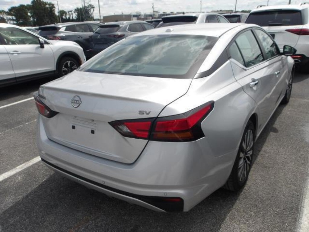 2024 Nissan Altima 2.5 SV photo 4