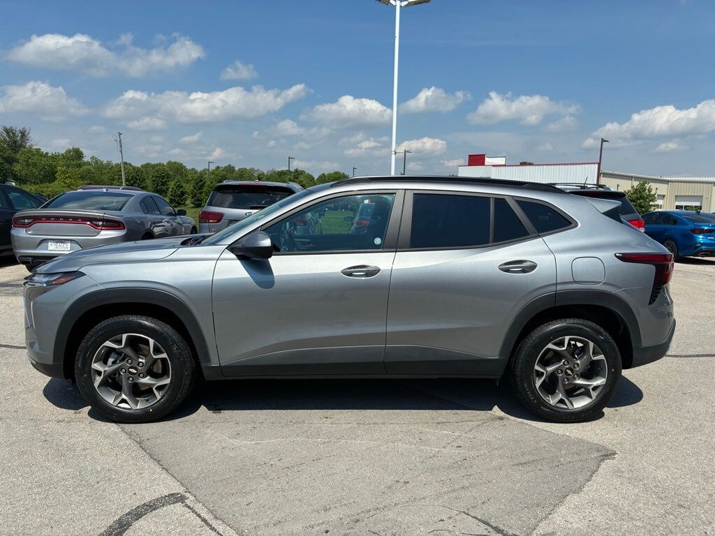 Used 2025 Chevrolet Trax LT SUV