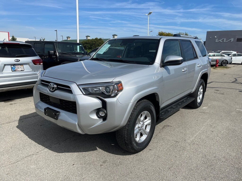 2024 Toyota 4Runner SR5 photo 2