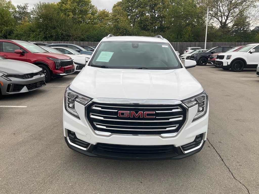 Used 2024 GMC Terrain SLT SUV