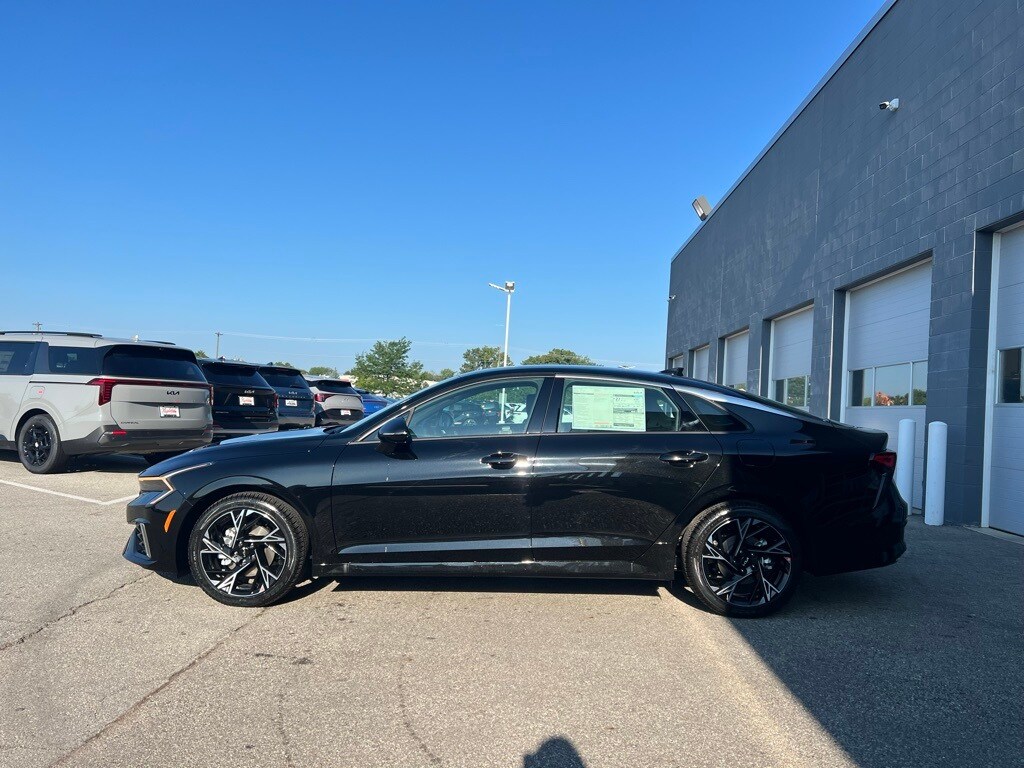 2026 Kia K5 GT-Line photo 4