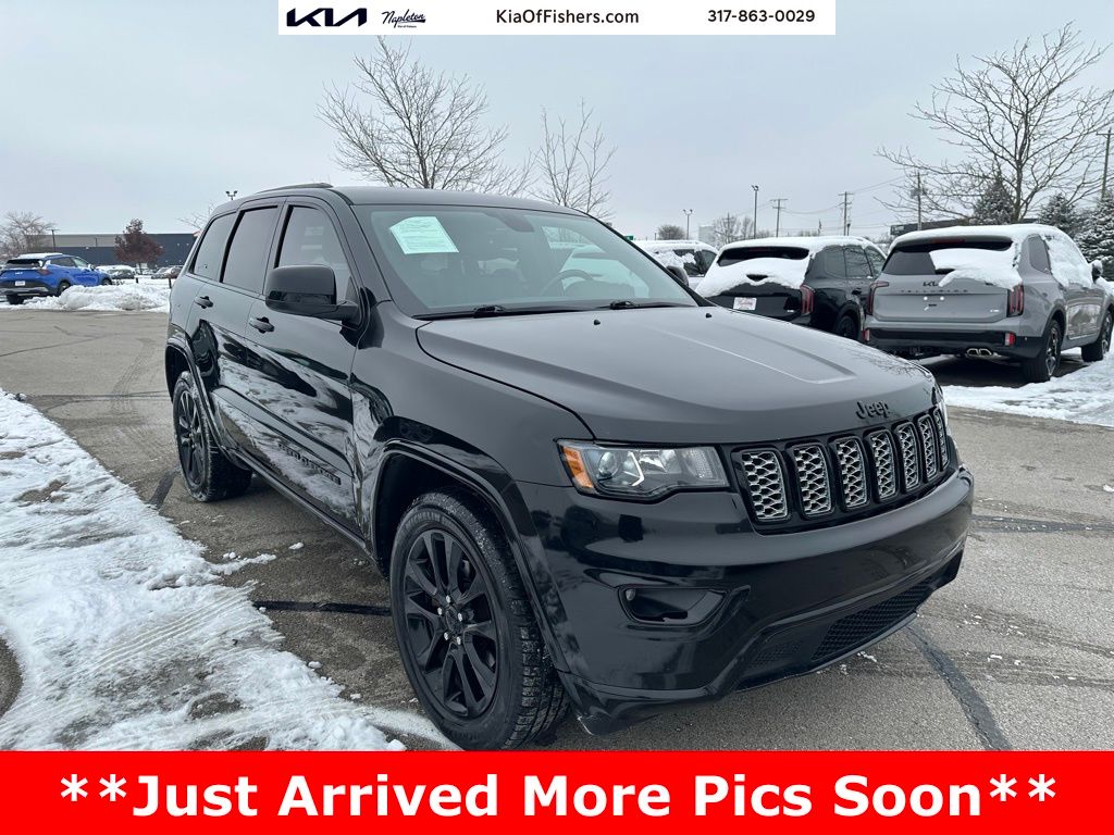 2018 Jeep Grand Cherokee Altitude's photo