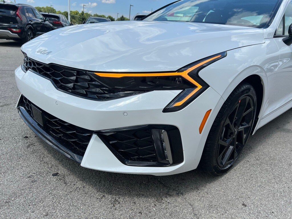 2026 Kia K5 GT-Line photo 4